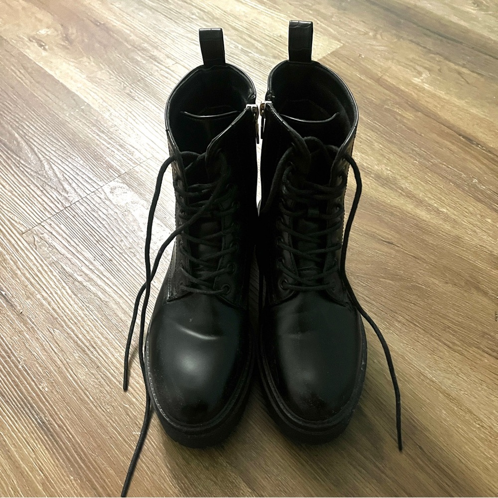 Combat boots size 8